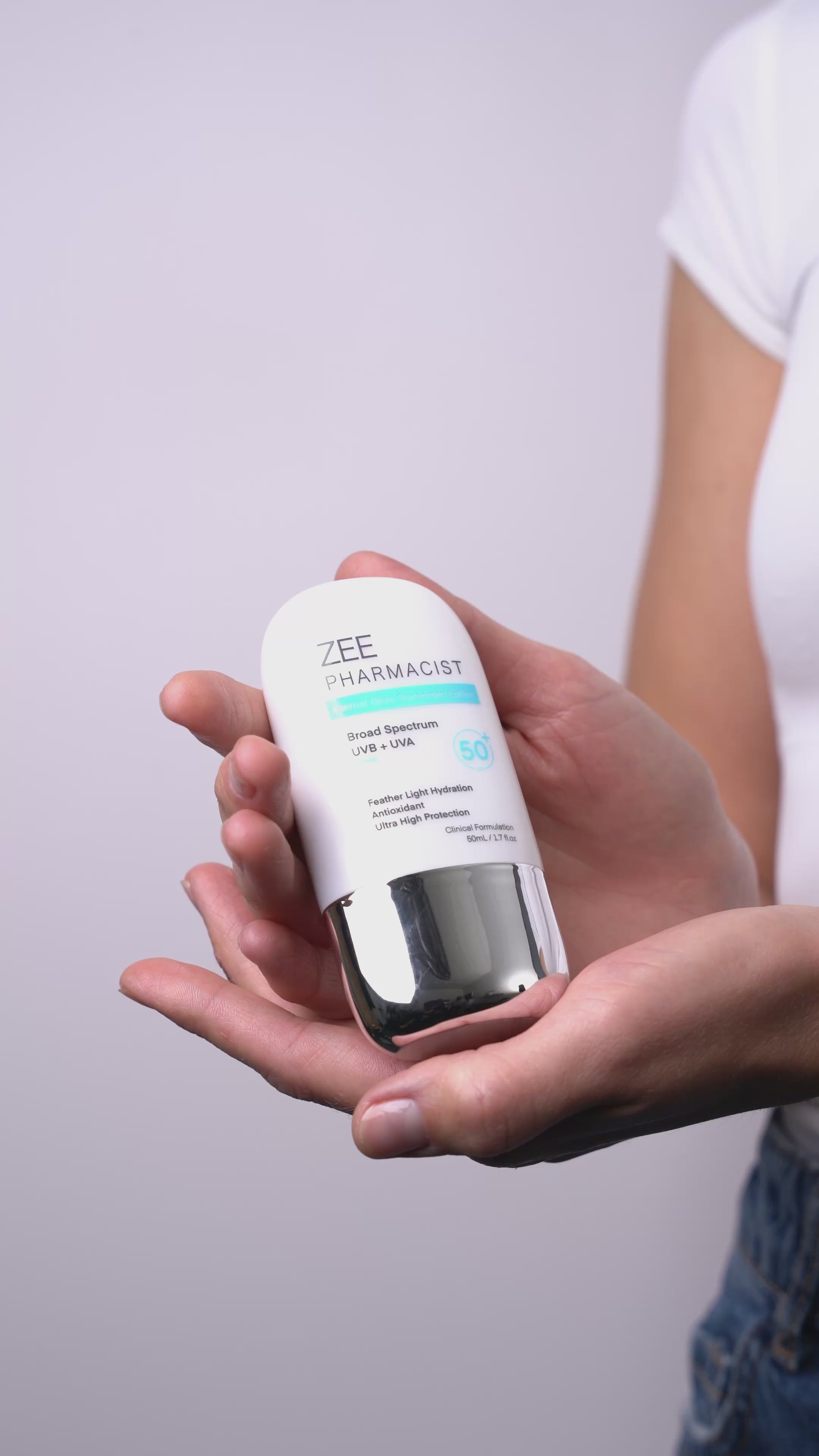 Eternal Glow Sunscreen Tinted lotion SPF 50 / PA++++